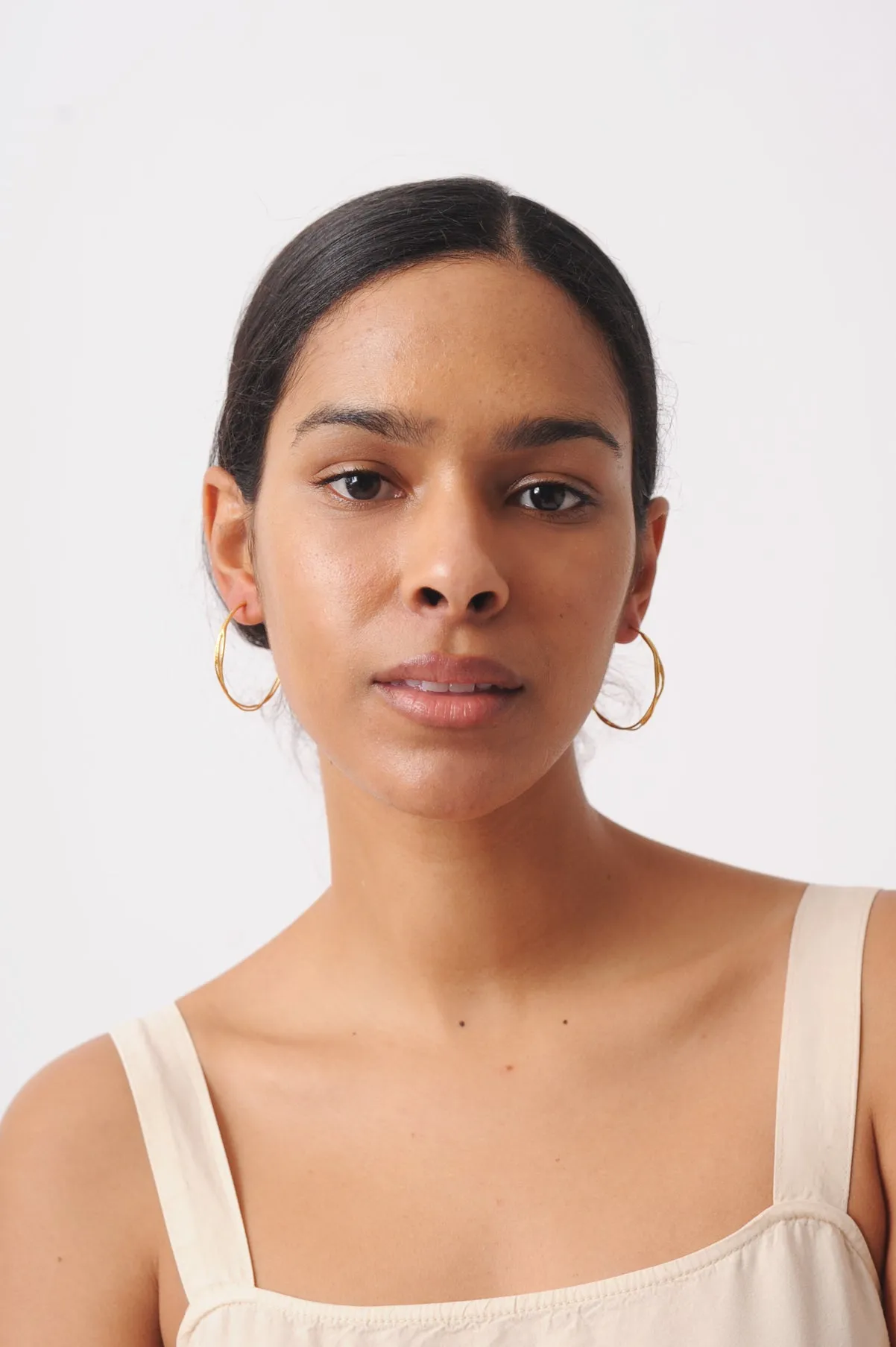 Fine Twist Hoop Earrings Gold