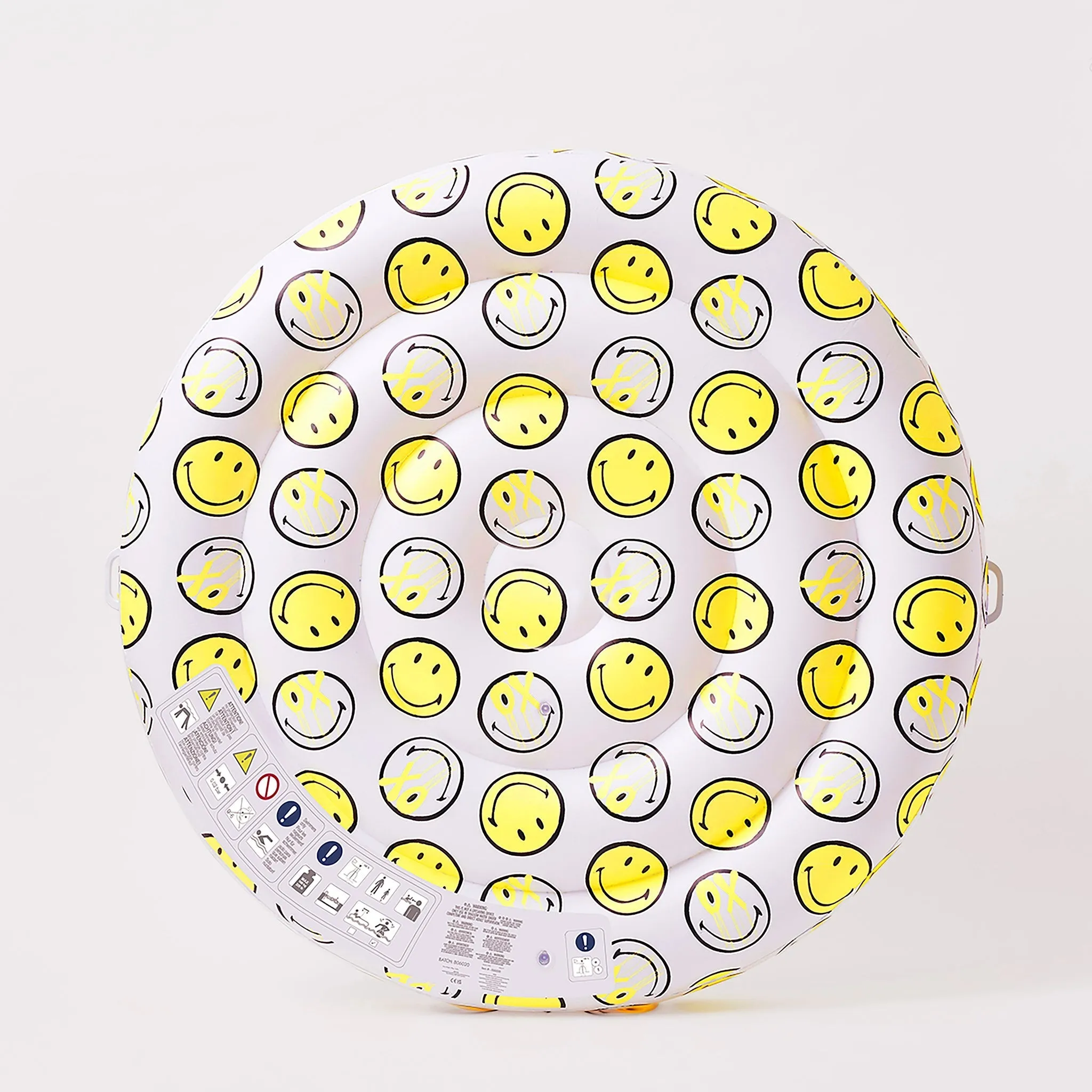 SUNNYLiFE 50th Birthday Luxe Lie-on Smiley